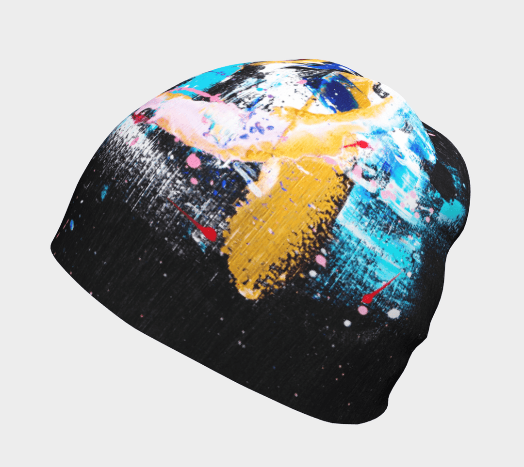 Gros plan de la tuque MatriX, mettant en valeur le motif abstrait dynamique.