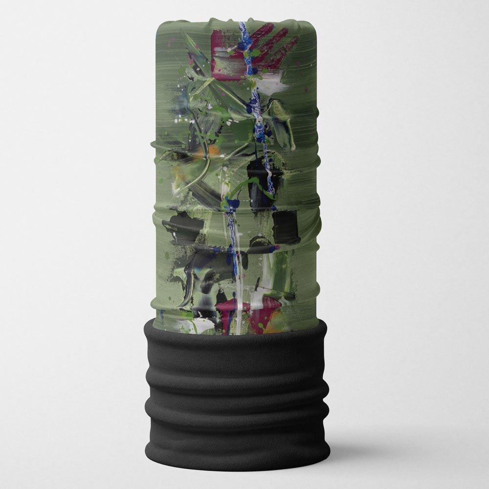 Cache-cou imprimé art abstrait en vert olive, noir et magenta présenté sur un support cylindrique avec base noire en polaire