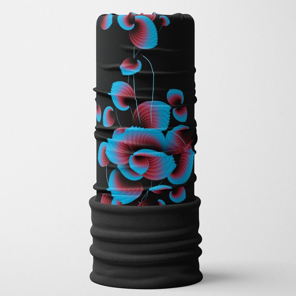 Tube cache-cou multifonction noir avec un motif floral bleu et rose vibrant et une section inférieure en molleton noir.