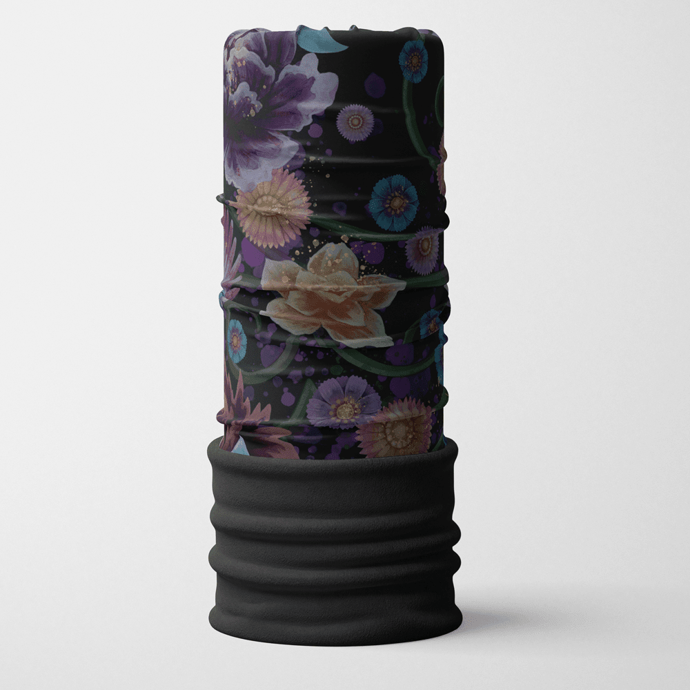 Tube multifonction noir orné d'un imprimé floral vibrant avec des fleurs violettes et jaunes.
